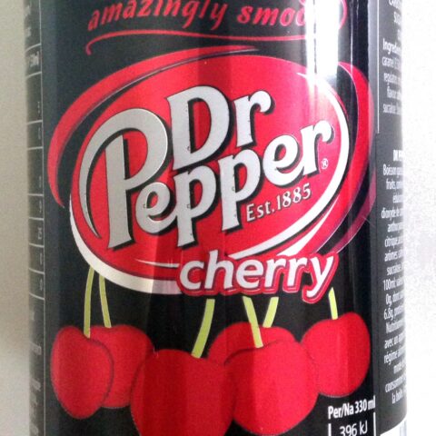 Dr Pepper Soda Cherry 20 fl oz — front of pack