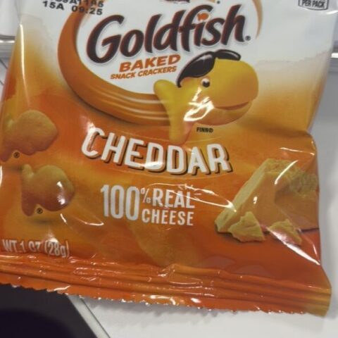 Goldfish Baked Crackers Cheddar 30-Count — front of pack