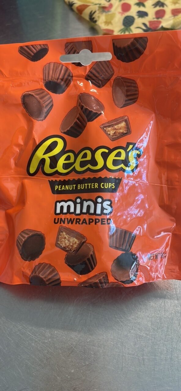 Reese's Peanut Butter Cups Miniatures 1.5 oz — Front view