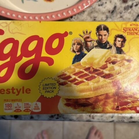 Eggo Frozen Waffles Homestyle 16-Count — front of pack