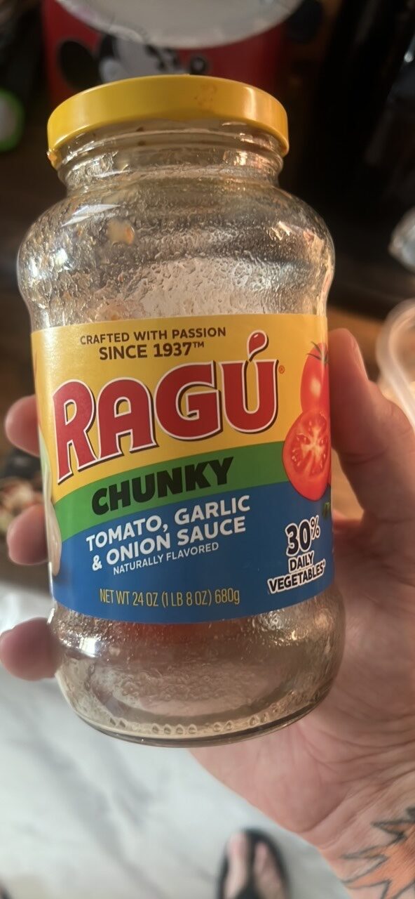 Ragú Pasta Sauce Chunky Tomato Garlic & Onion 24 oz — Front view