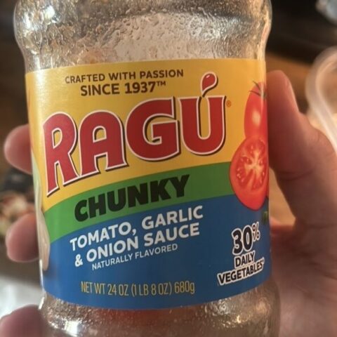 Ragú Pasta Sauce Chunky Tomato Garlic & Onion 45 oz — front of pack