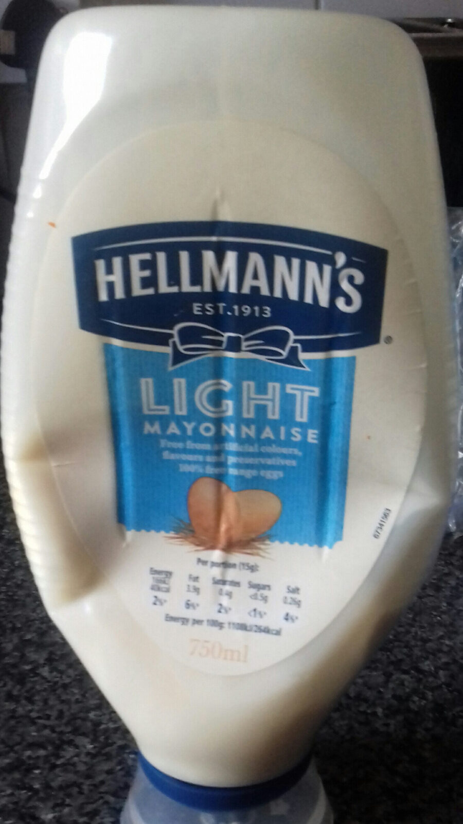 Hellmann's Mayonnaise Light 20 oz — Front view
