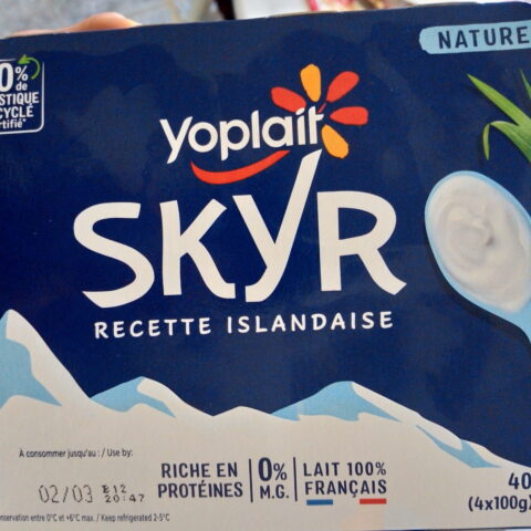 Yoplait Original Yogurt French Vanilla 12-Pack — front of pack