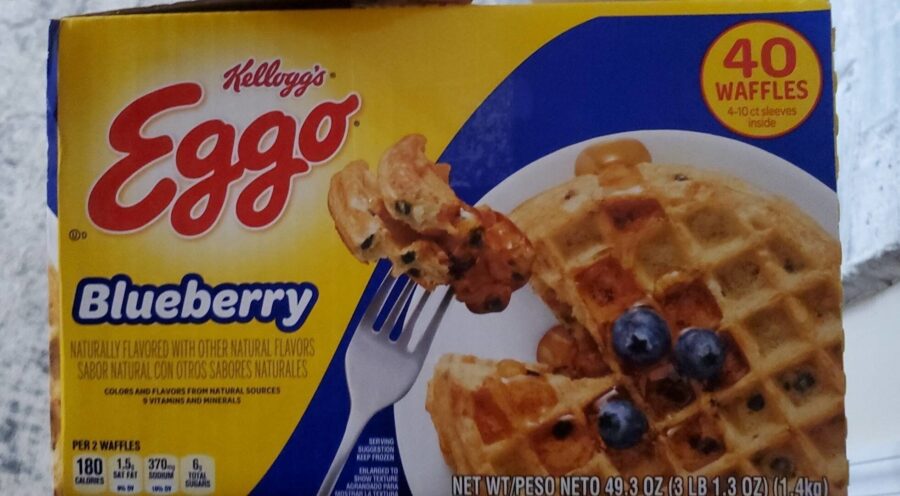 Eggo Frozen Waffles Blueberry 24-Count — Front view