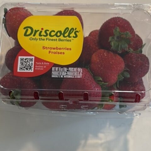 Driscoll’s Strawberries Fresh 2 lb — front of pack