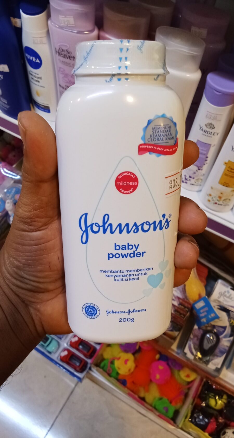 Johnson's Baby Shampoo Gentle 13.6 fl oz — Front view