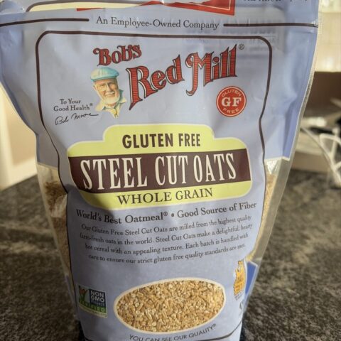 Bob’s Red Mill Oatmeal Gluten Free Oats 32 oz — front of pack